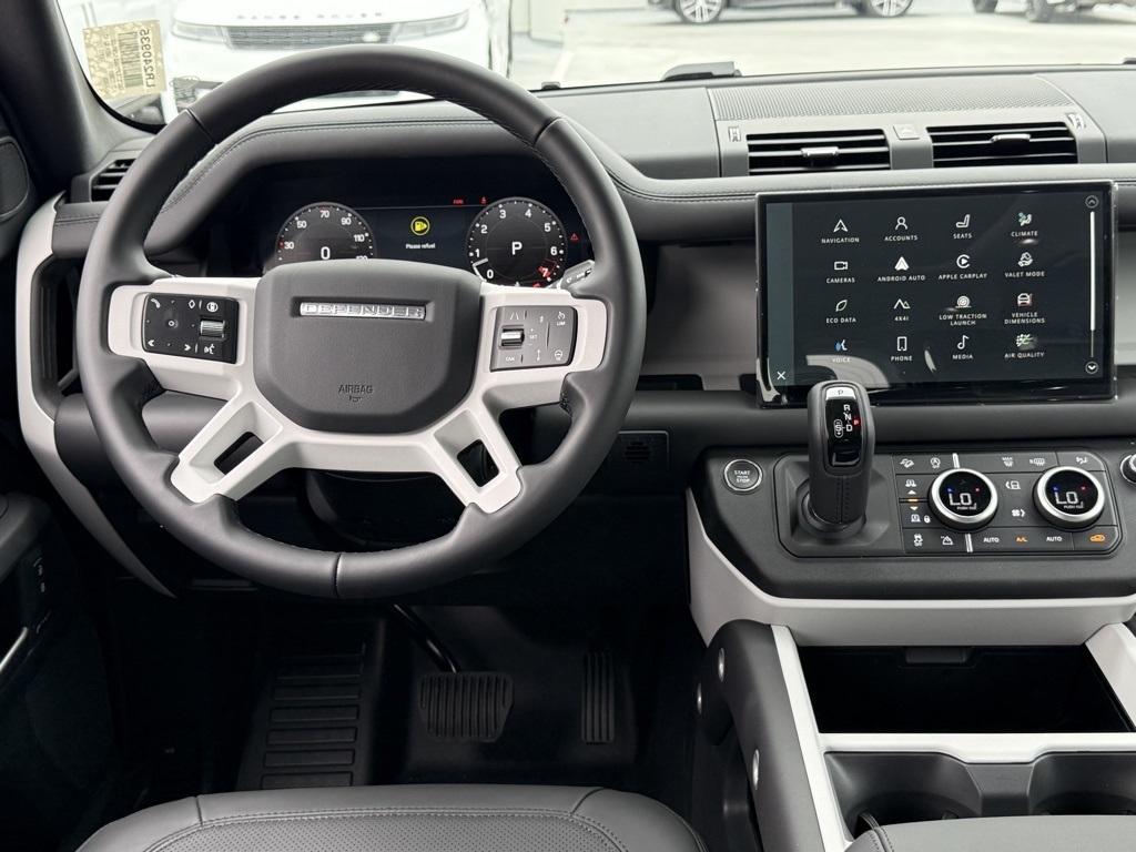 2025 Land Rover Defender 130 S photo 21