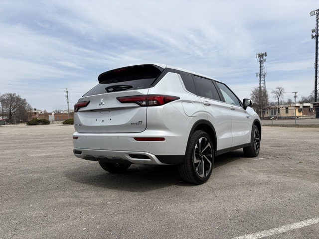 2025 Mitsubishi Outlander PHEV SE photo 7