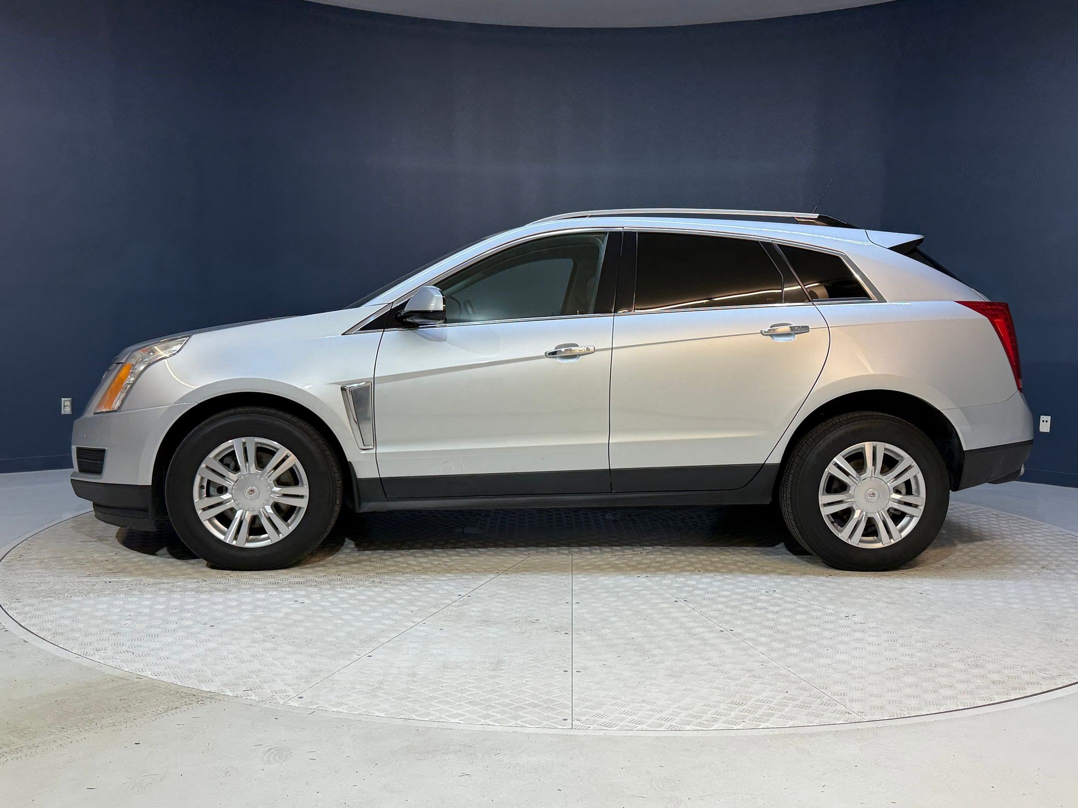 Used 2013 Cadillac SRX Luxury Collection with VIN 3GYFNCE32DS595927 for sale in Orlando, FL