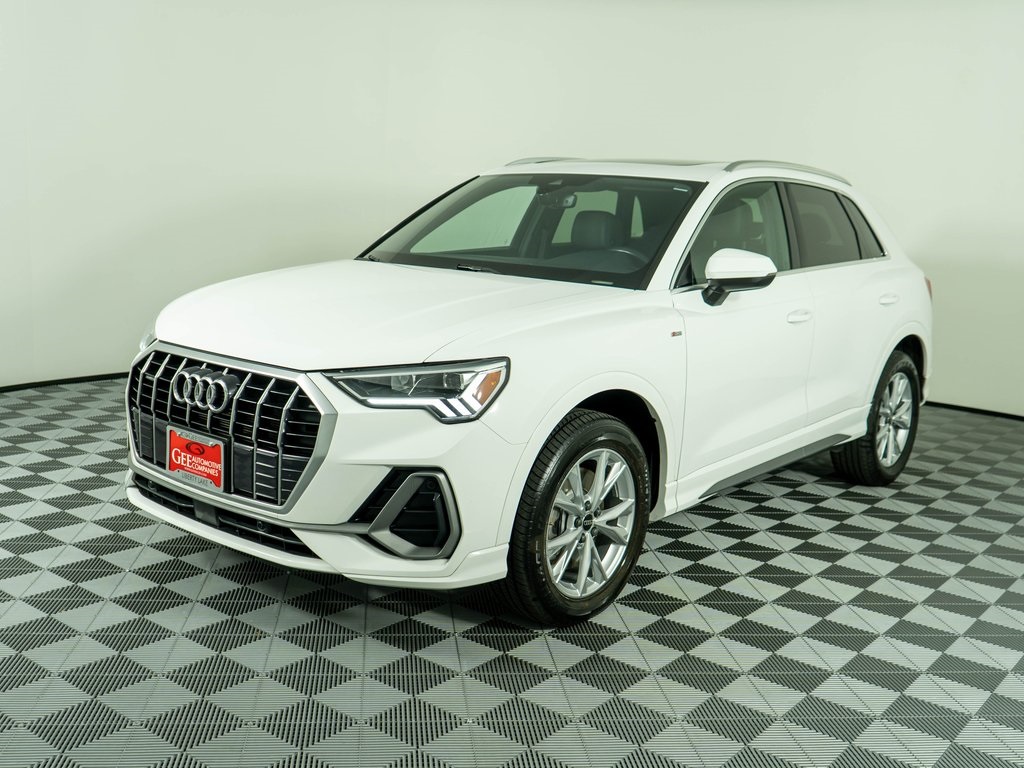 2023 Audi Q3 Premium S line photo 2