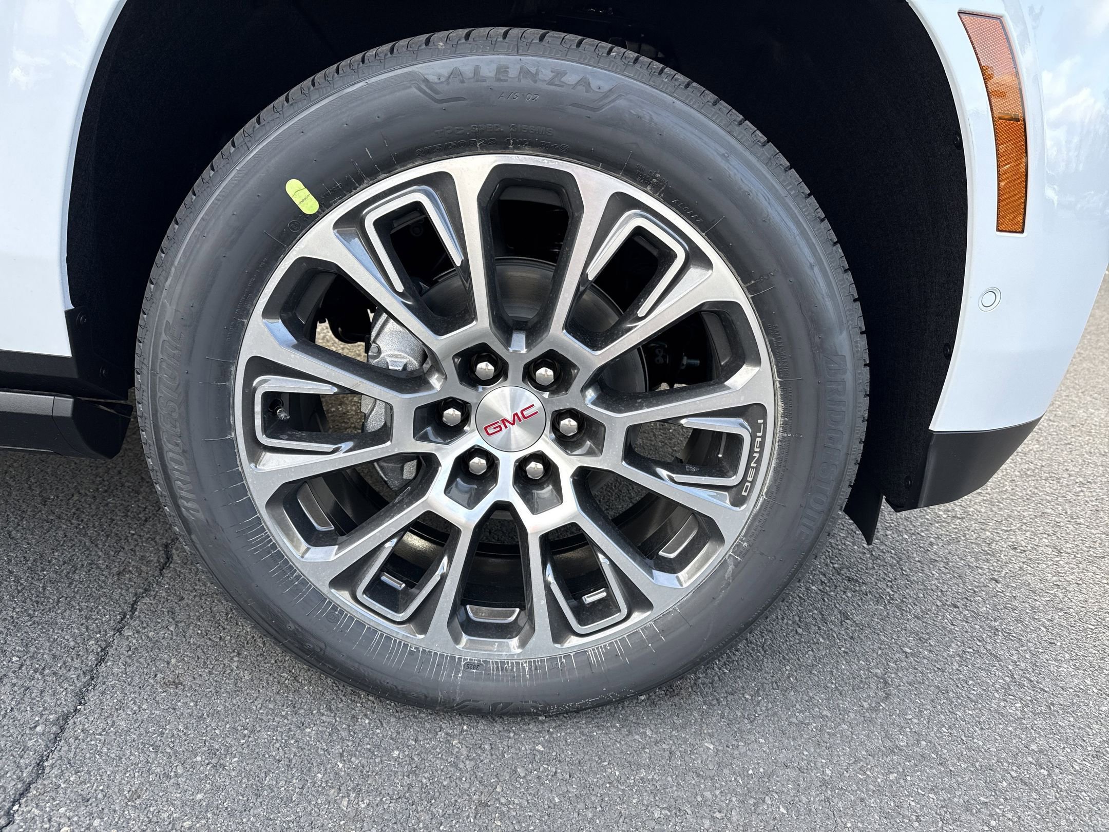 2026 Gmc Yukon Denali photo 4