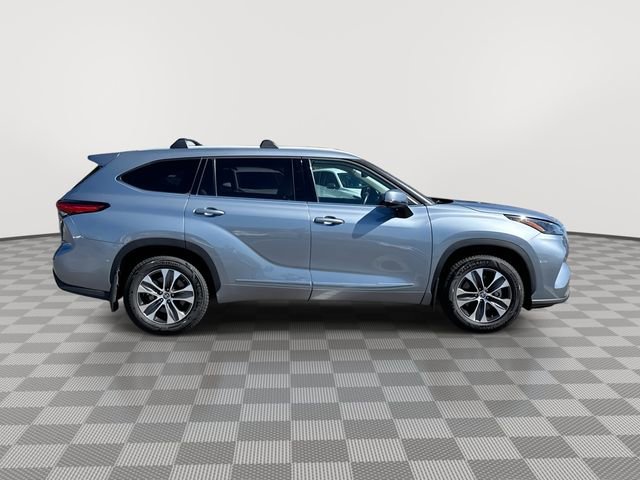 2022 Toyota Highlander XLE photo 9
