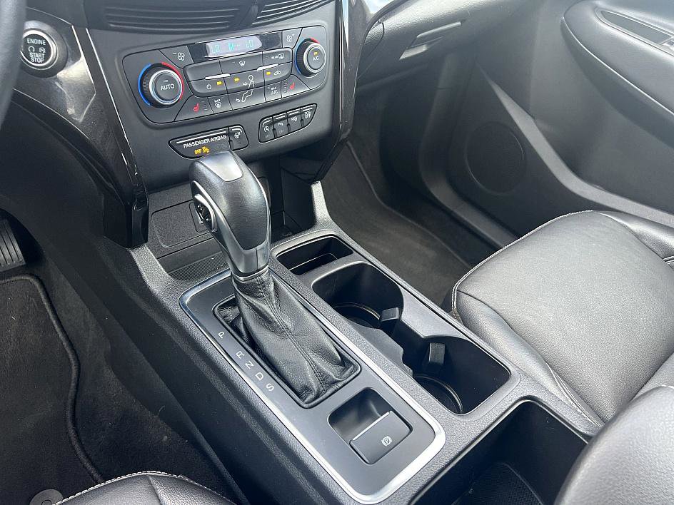 2019 Ford Escape Titanium photo 25
