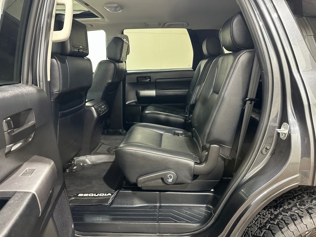 2019 Toyota Sequoia SR5 photo 28