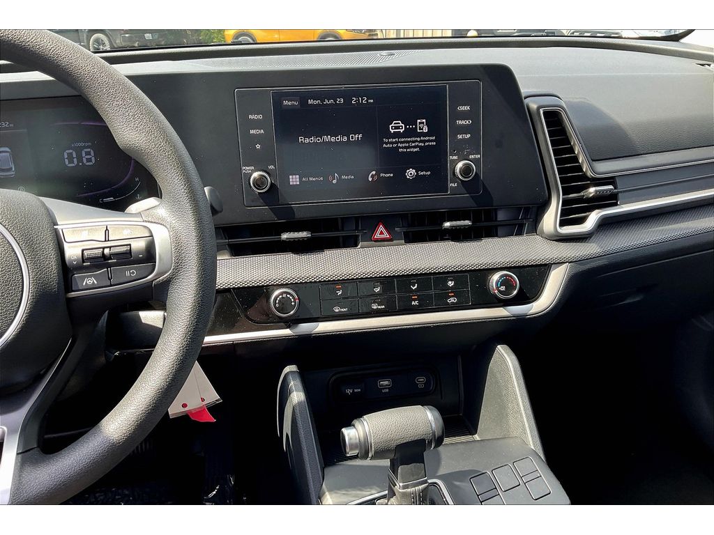 2024 Kia Sportage LX photo 6