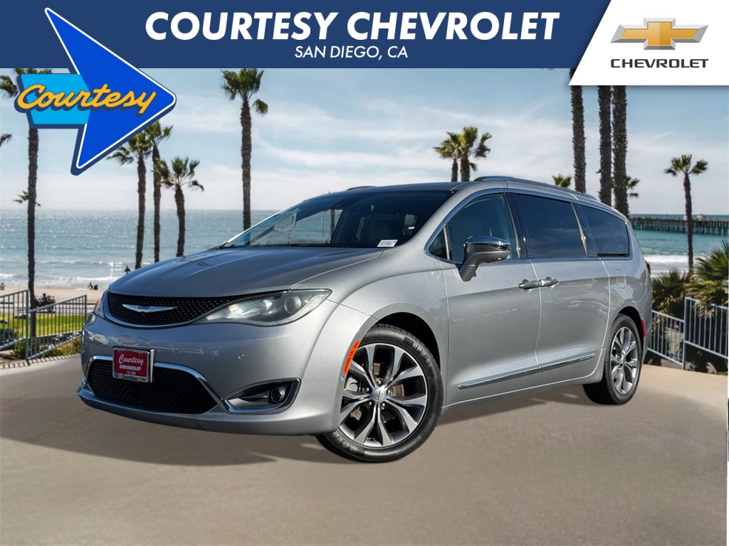 2020 Chrysler Pacifica Limited's photo