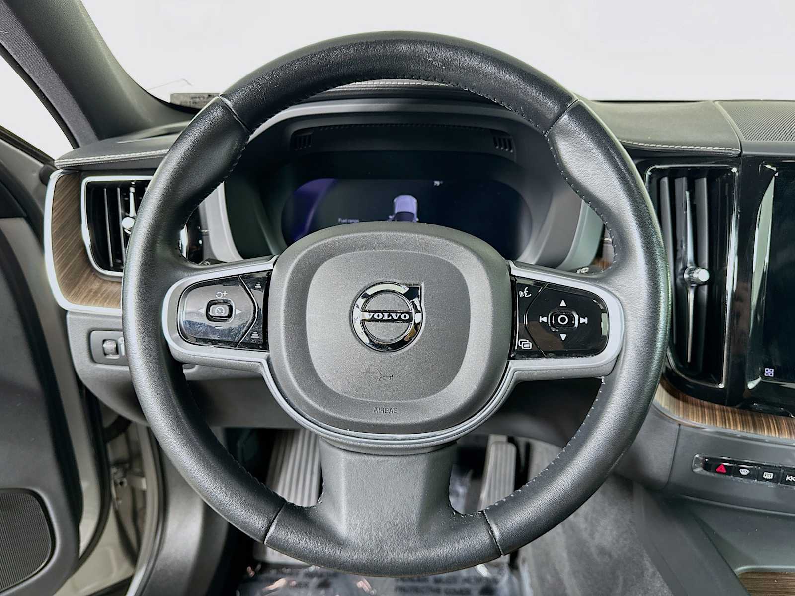 2022 Volvo XC60 Inscription photo 10