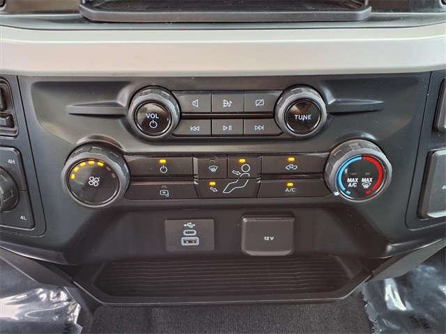 2023 Ford F-350 XLT photo 8