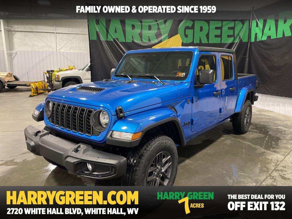 2026 Jeep Gladiator Sport S's photo