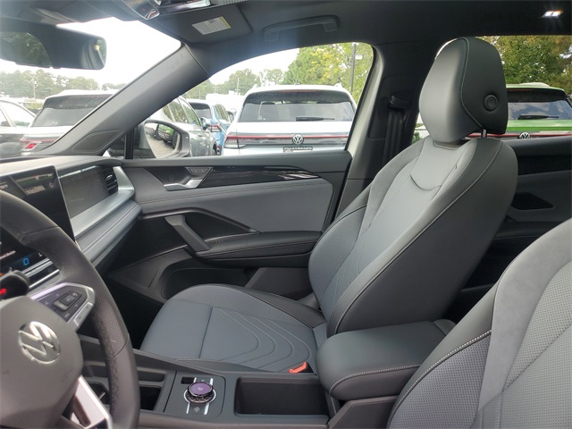 2025 Volkswagen Tiguan SE R-Line Black photo 16