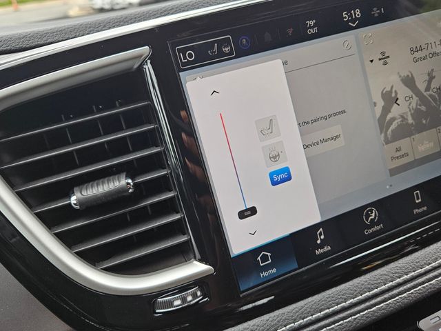 2025 Chrysler Pacifica photo 24