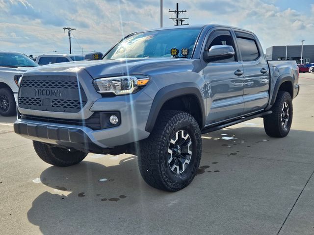 2019 Toyota Tacoma TRD Off-Road photo 2