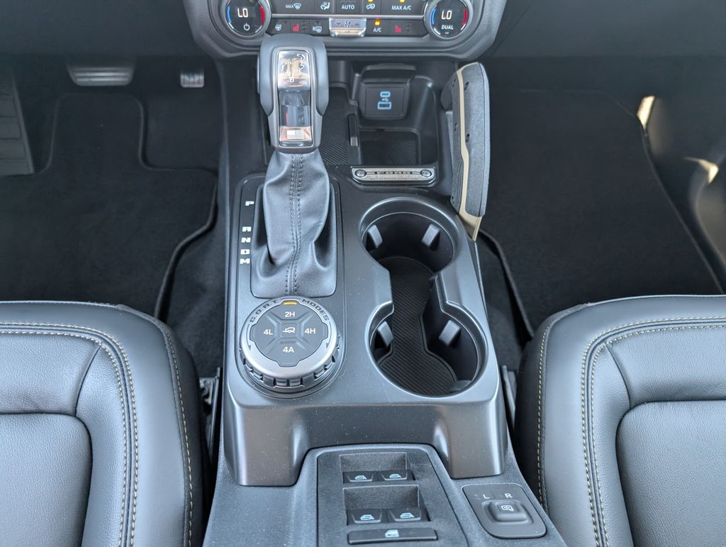 2025 Ford Bronco Badlands photo 14