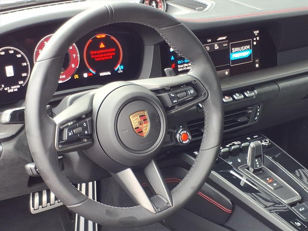 2025 Porsche 911 4 GTS photo 4