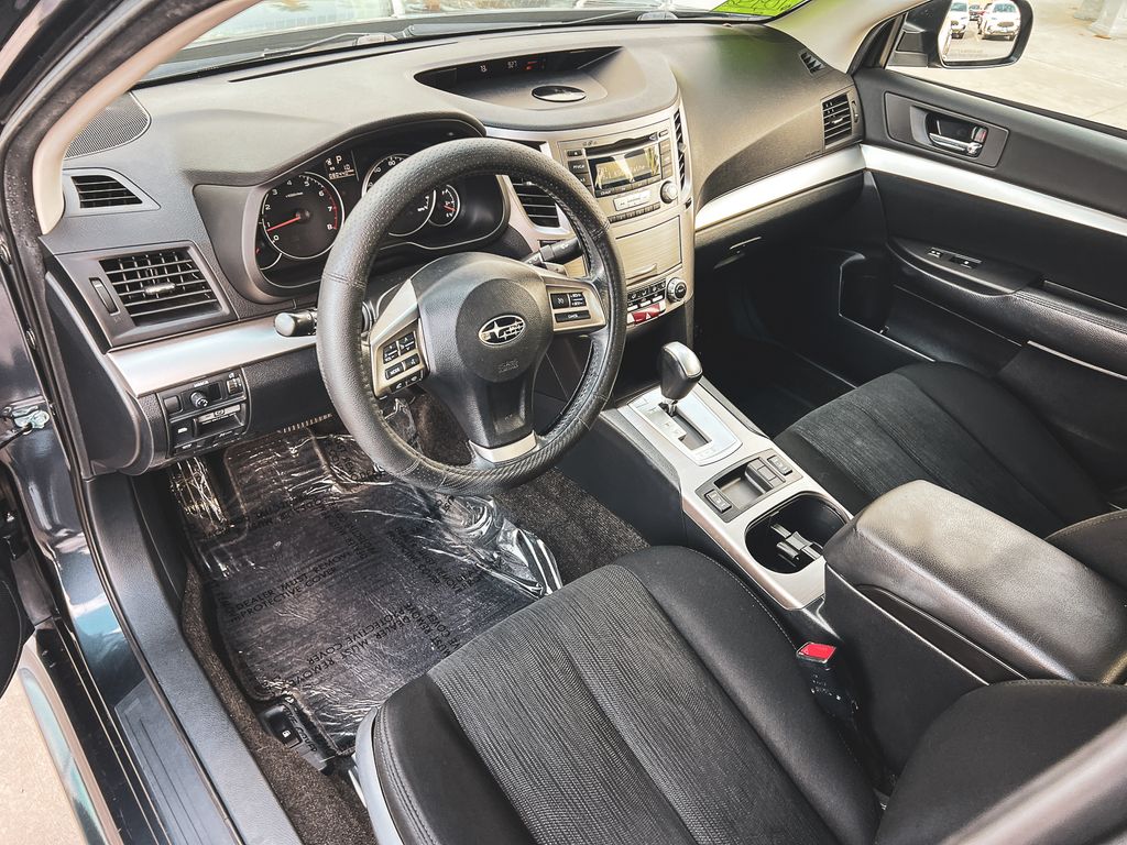 2013 Subaru Legacy 2.5i Premium photo 23