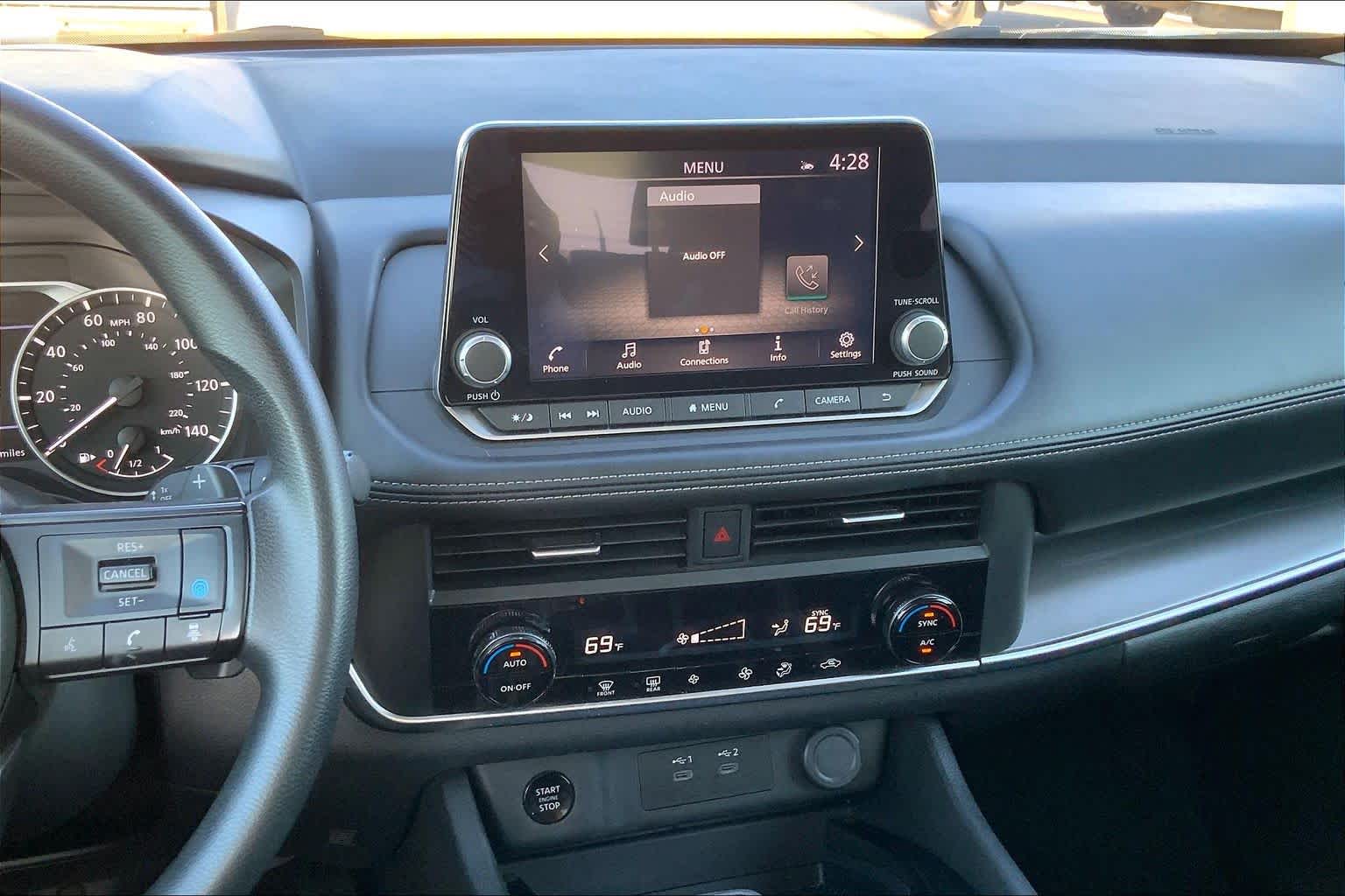 2024 Nissan Rogue SV photo 3