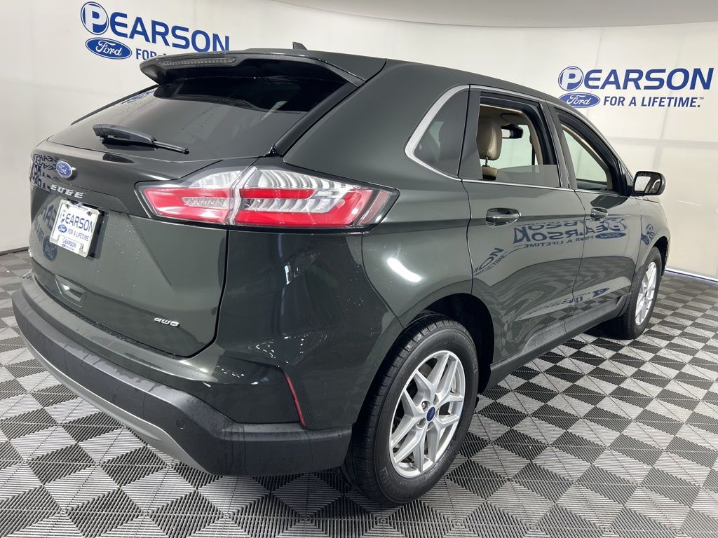 2022 Ford Edge SEL photo 4