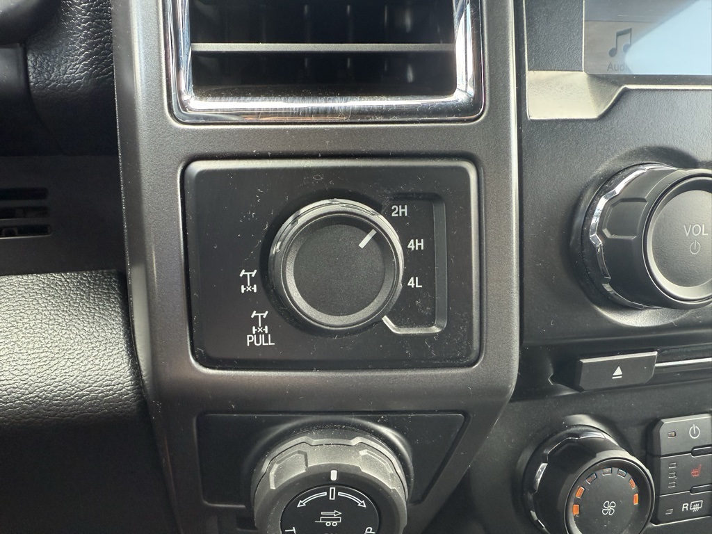 2016 Ford F-150 XLT photo 42