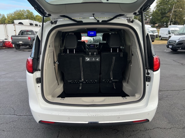 2017 Chrysler Pacifica Touring L photo 19