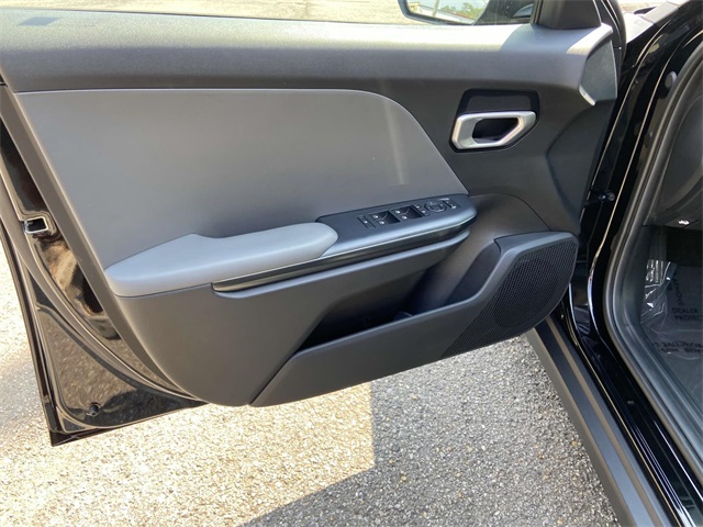 2025 Kia K4 LXS photo 12
