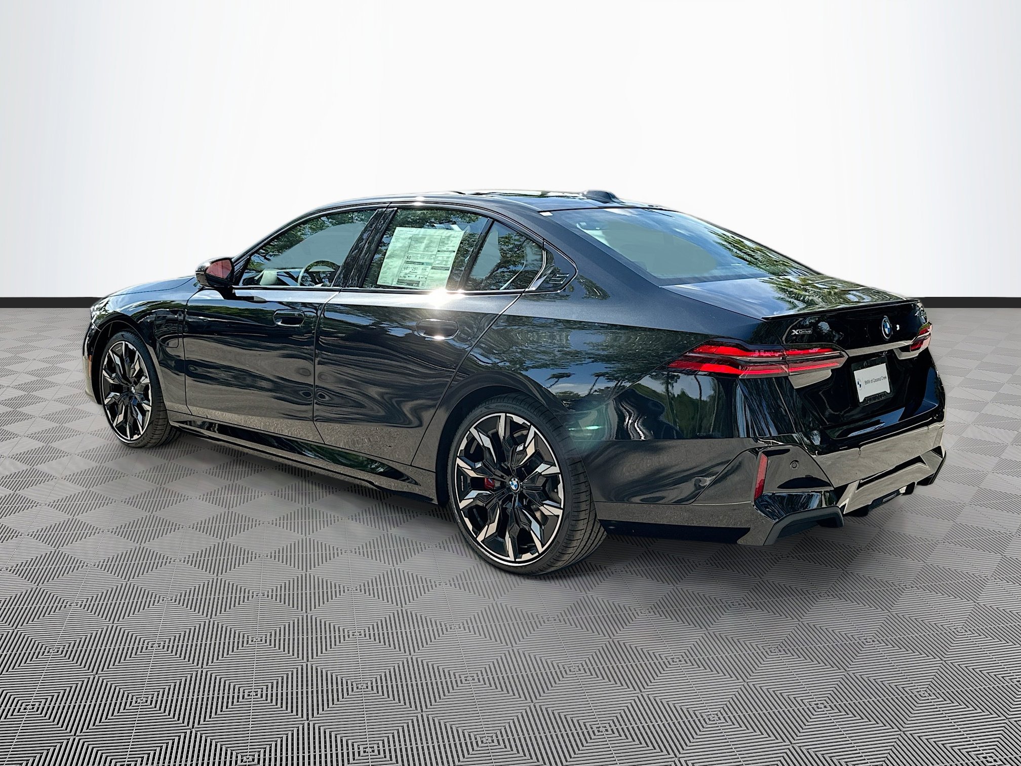 2026 Bmw 550e xDrive photo 3