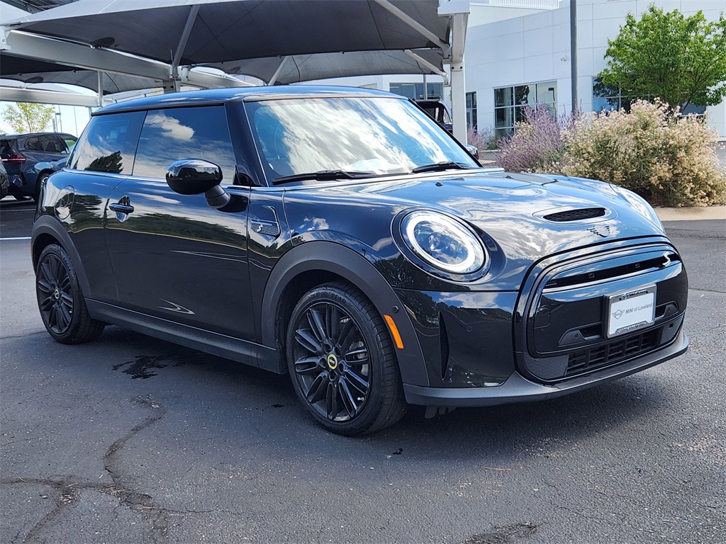 2024 Mini Cooper 2 Door Hardtop SE photo 3