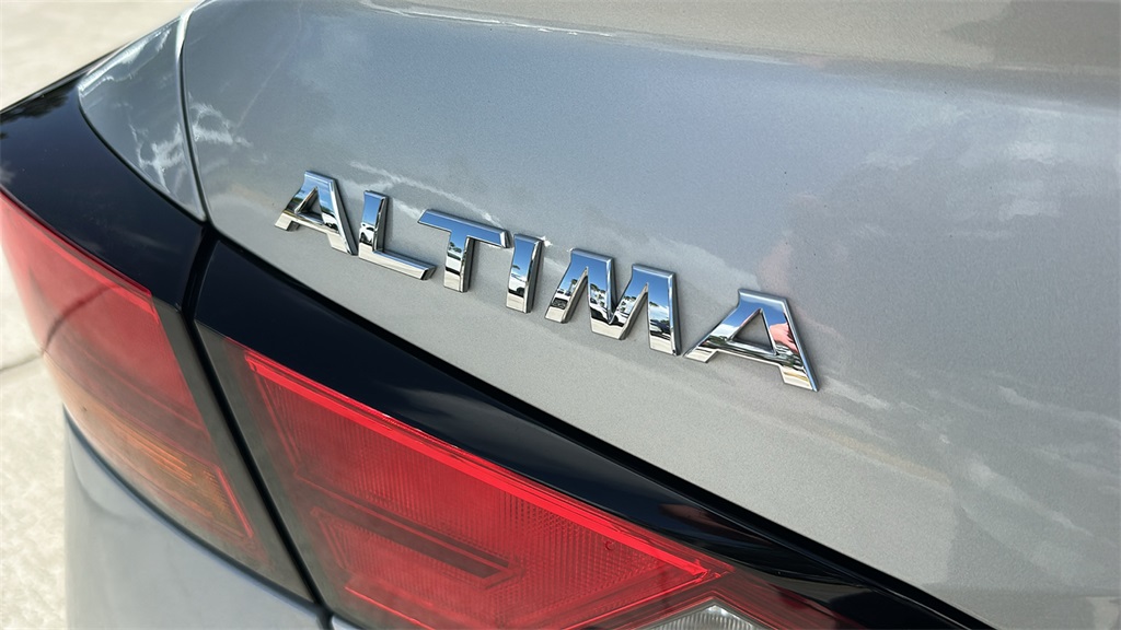 2022 Nissan Altima 2.5 SV photo 9
