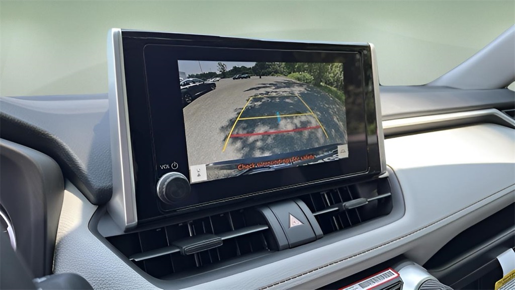2025 Toyota RAV4 XLE photo 11