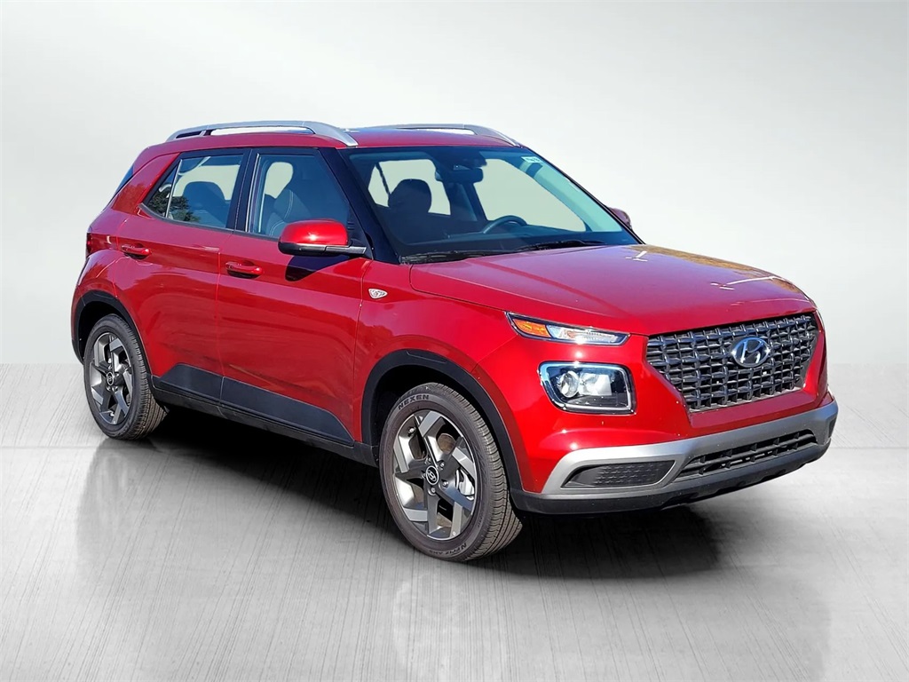 2024 Hyundai Venue SEL photo 2