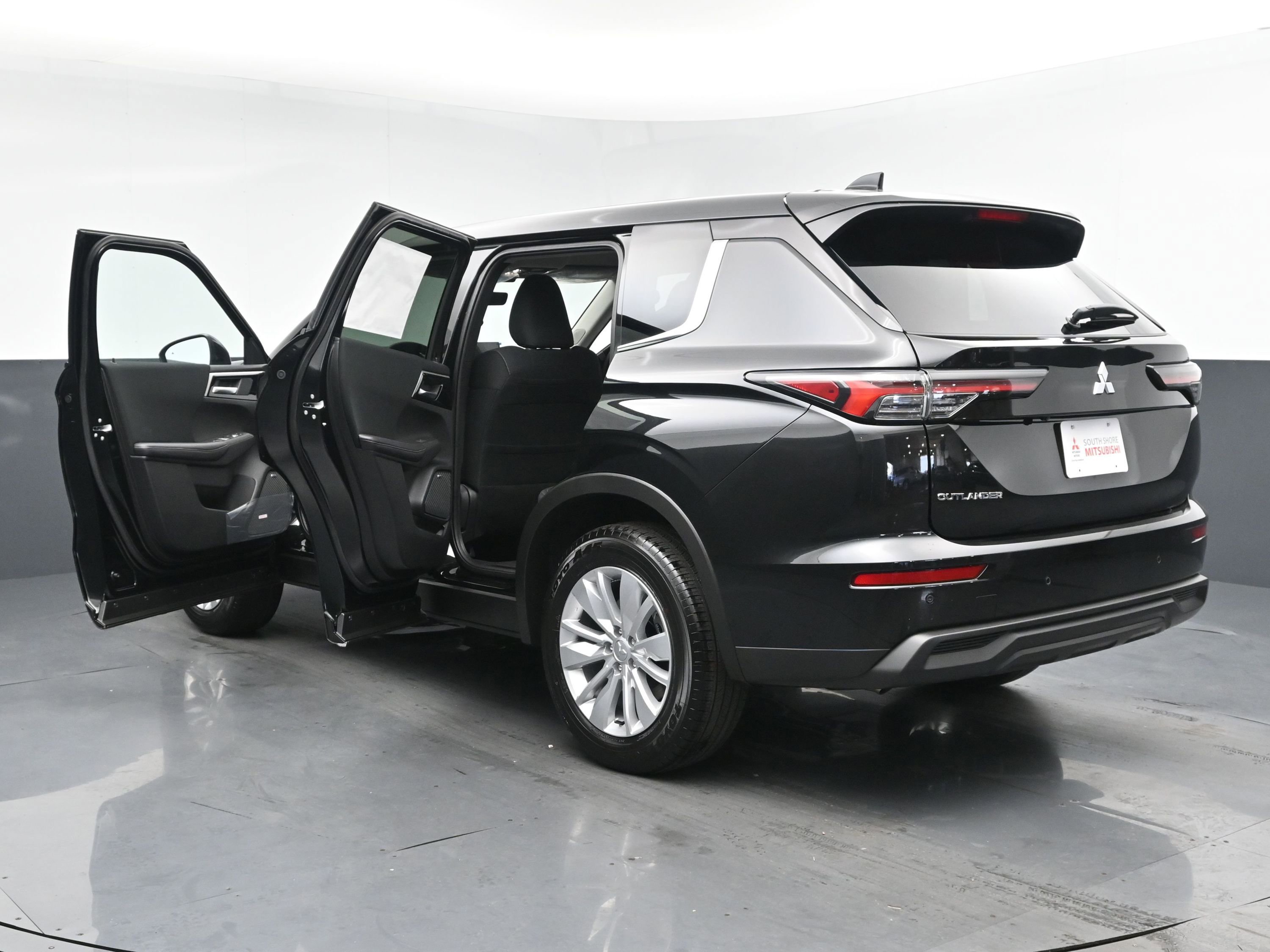 2025 Mitsubishi Outlander ES photo 30
