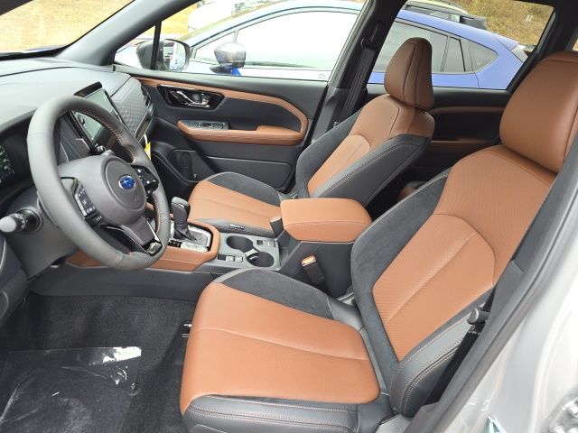2025 Subaru Forester Touring photo 2