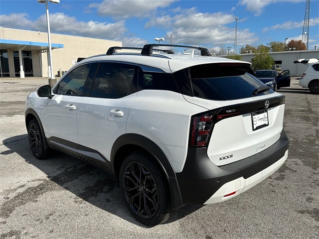 2025 Nissan Kicks SR photo 4