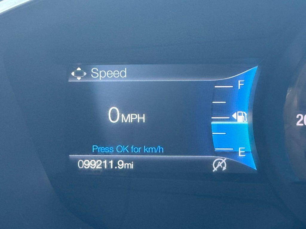 2020 Ford Fusion SE photo 2