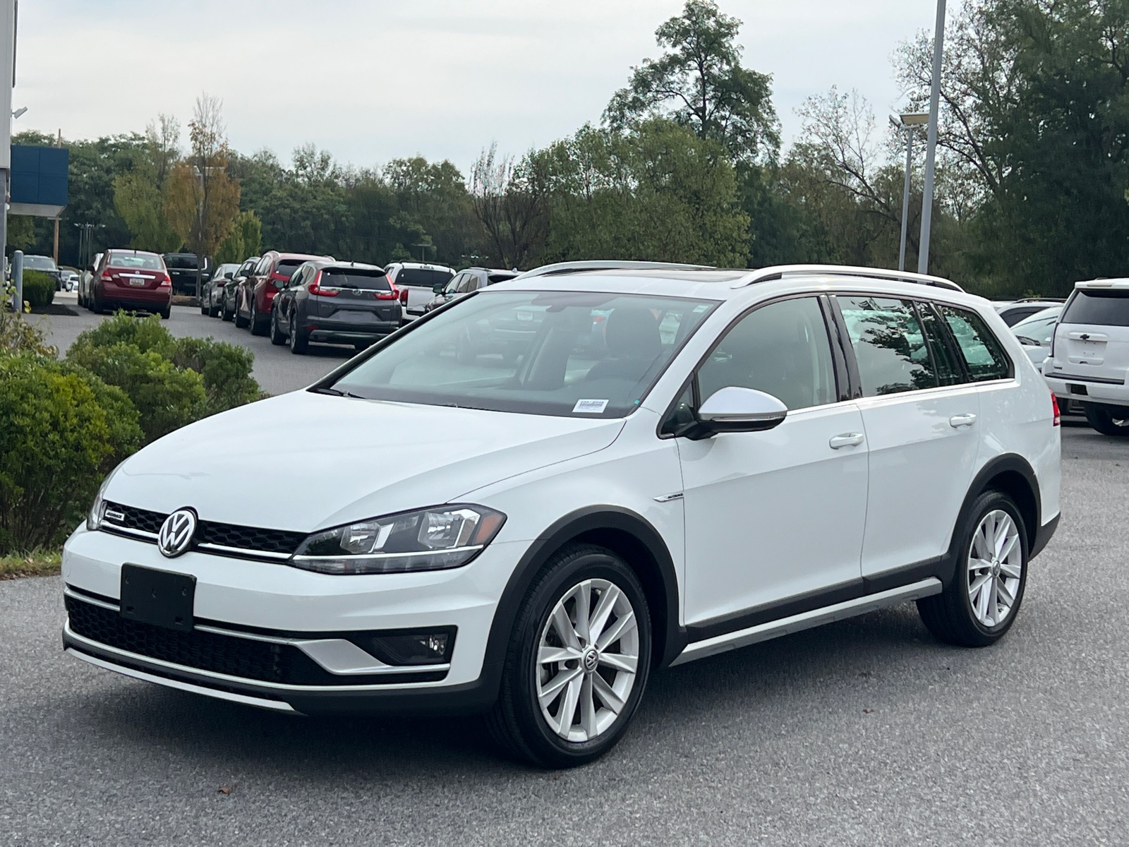 2019 Volkswagen Golf Alltrack TSI SE photo 2