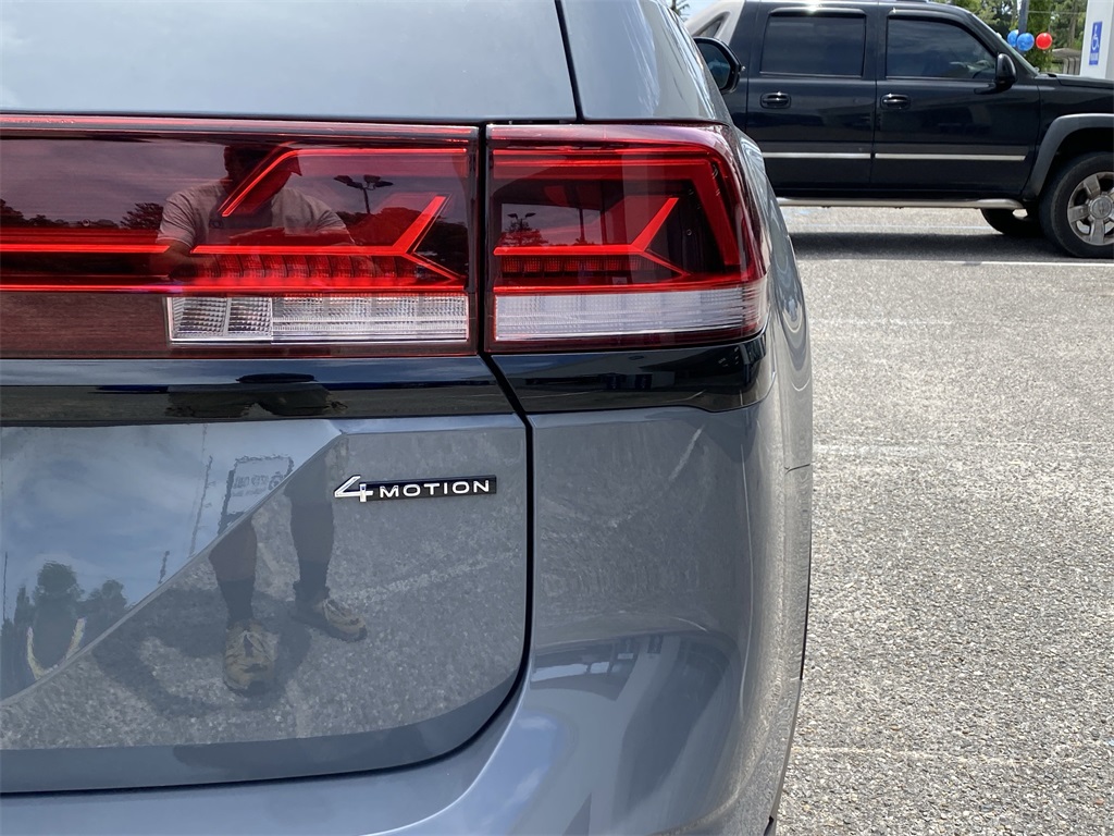 2025 Volkswagen Atlas Peak Edition SE photo 11