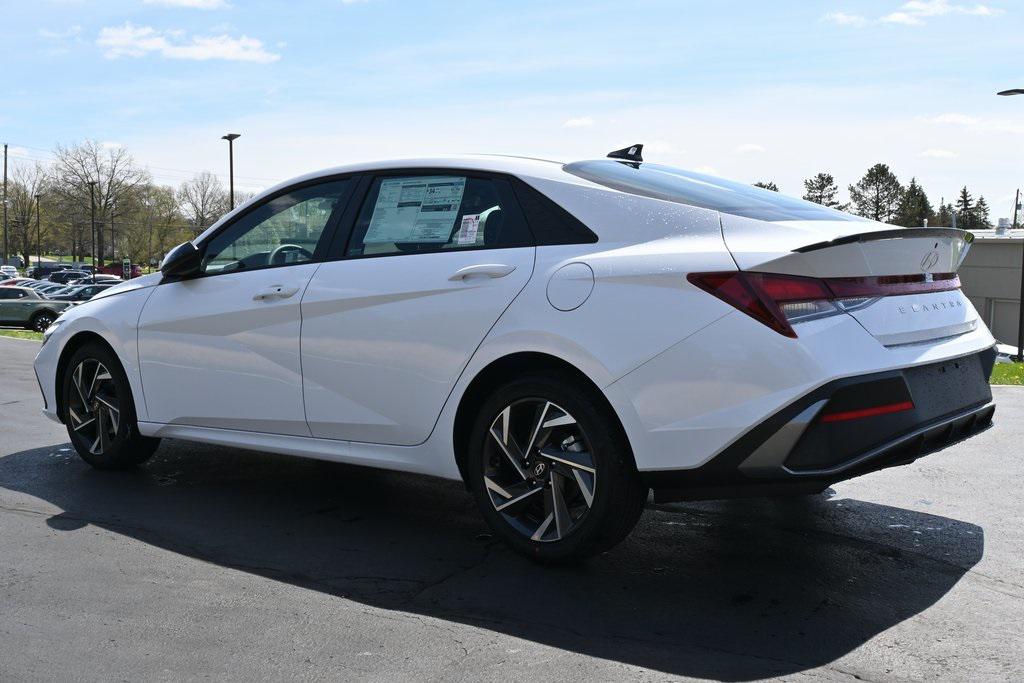 2025 Hyundai Elantra SEL Sport photo 4