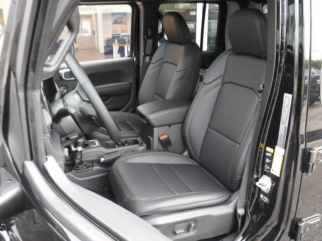 2025 Jeep Gladiator Sport photo 13