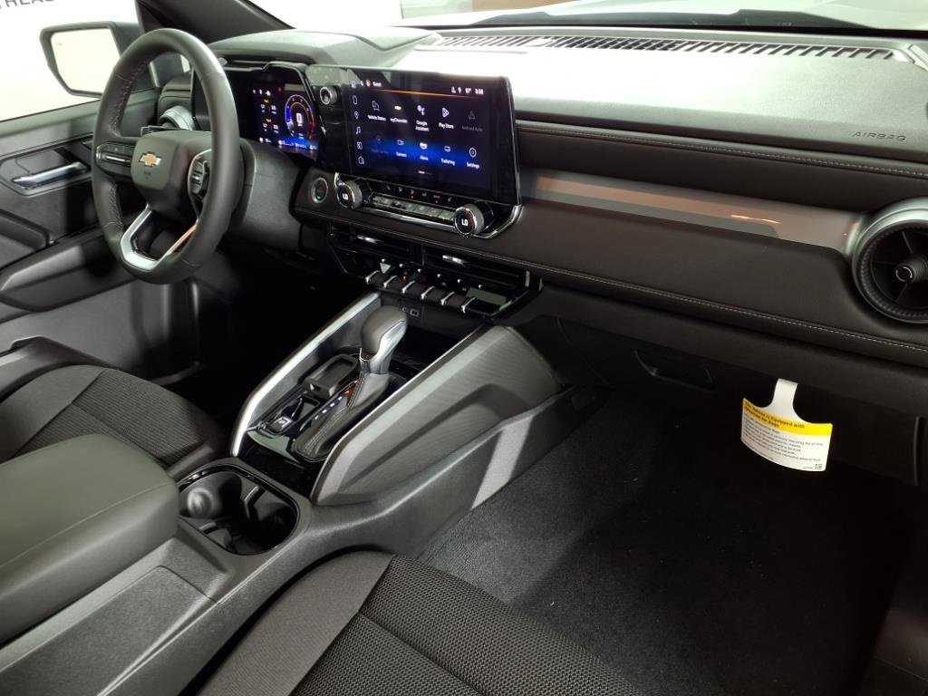 2025 Chevrolet Colorado Work Truck LT photo 13