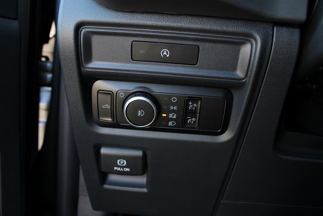 2025 Ford F-150 XLT photo 14