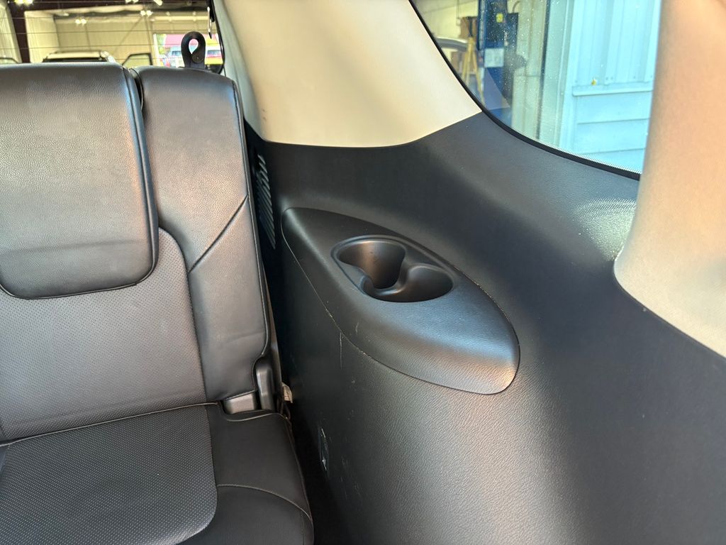 2022 Nissan Armada SL photo 27