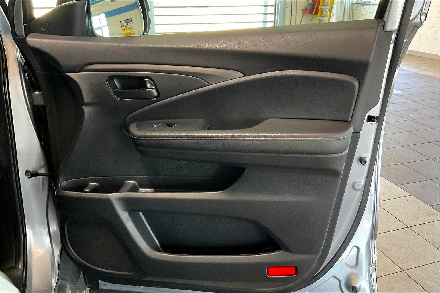 2022 Honda Pilot TrailSport photo 12