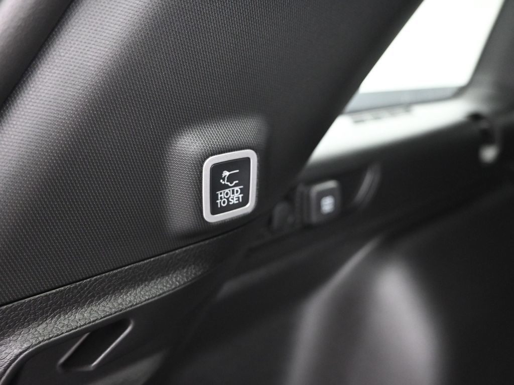 2025 Jeep Grand Cherokee Laredo X photo 6
