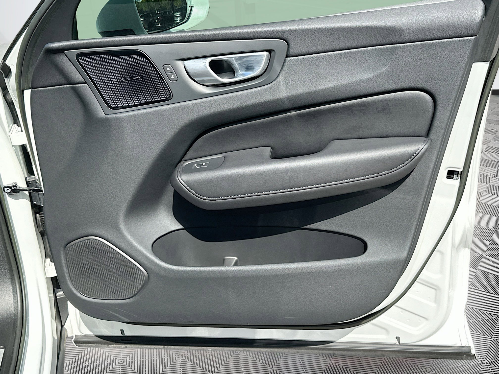 2023 Volvo XC60 Plus photo 34