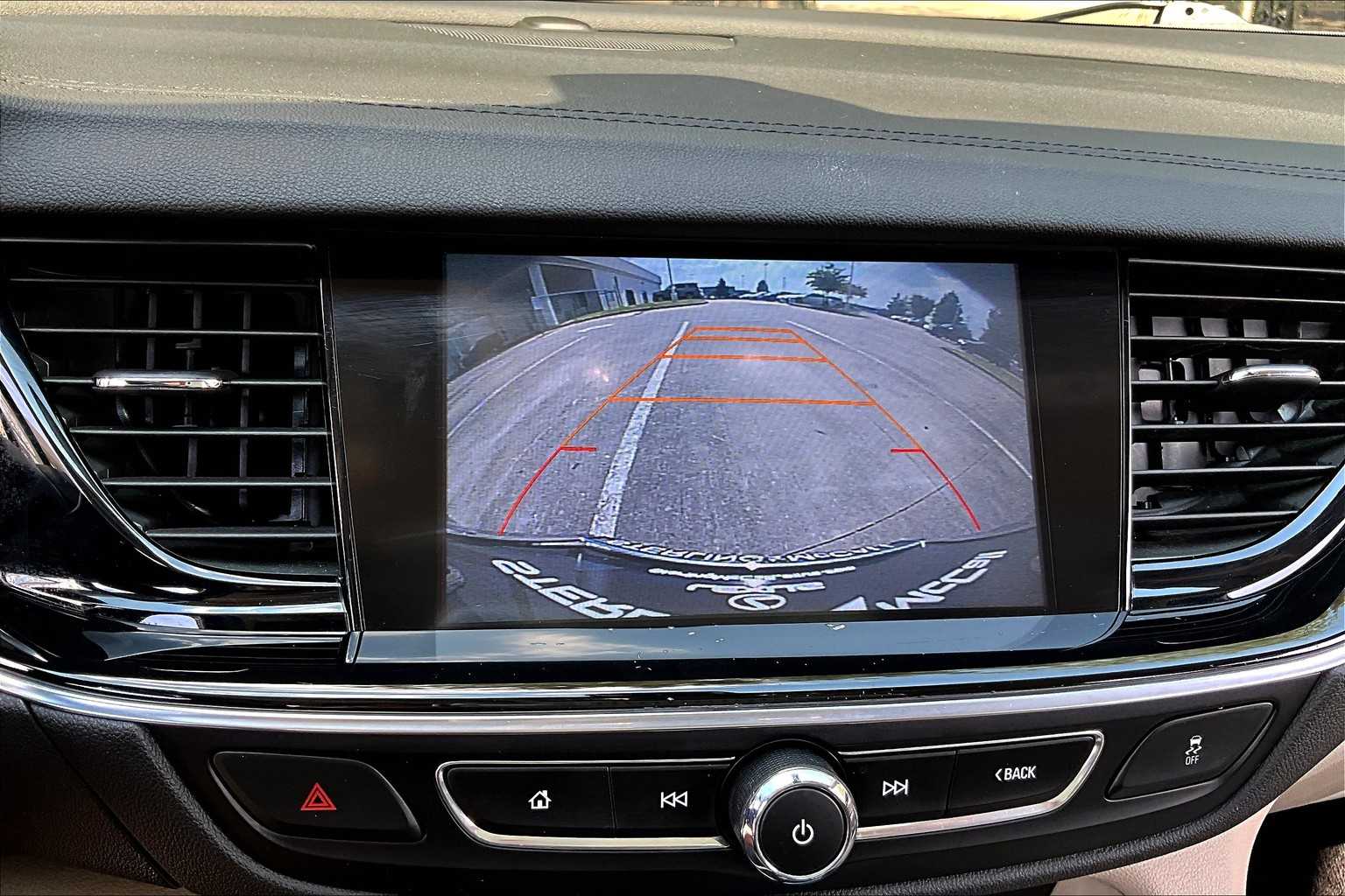 2018 Buick Regal Sportback Preferred II photo 23