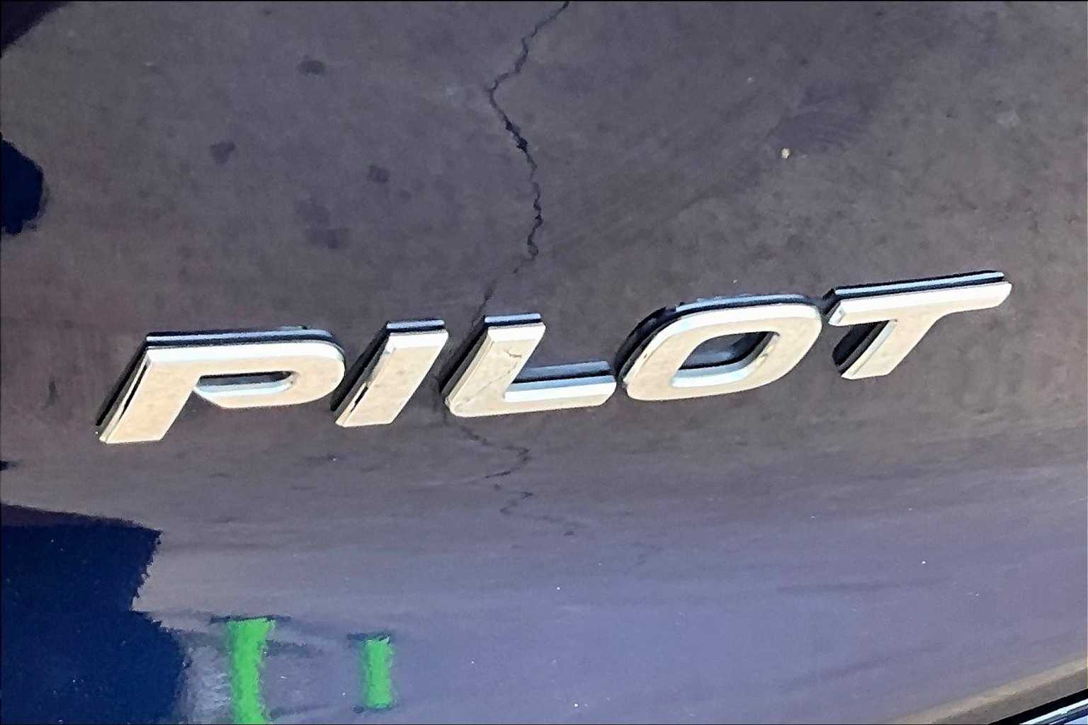 2016 Honda Pilot Elite photo 28