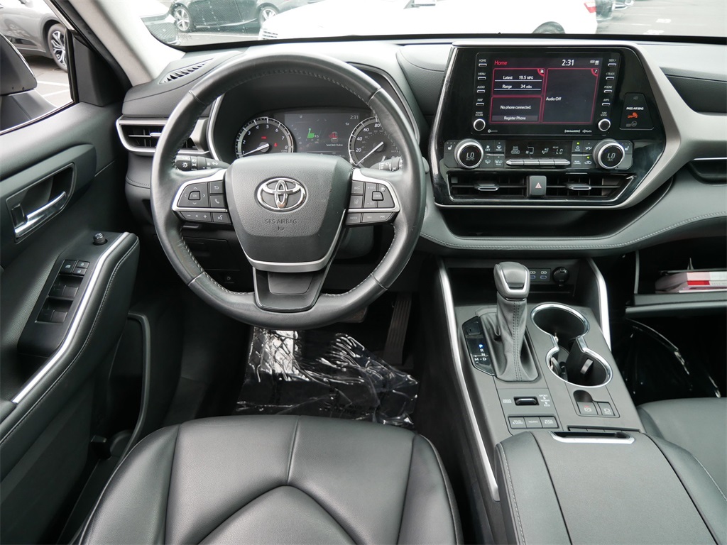 2022 Toyota Highlander XLE photo 9