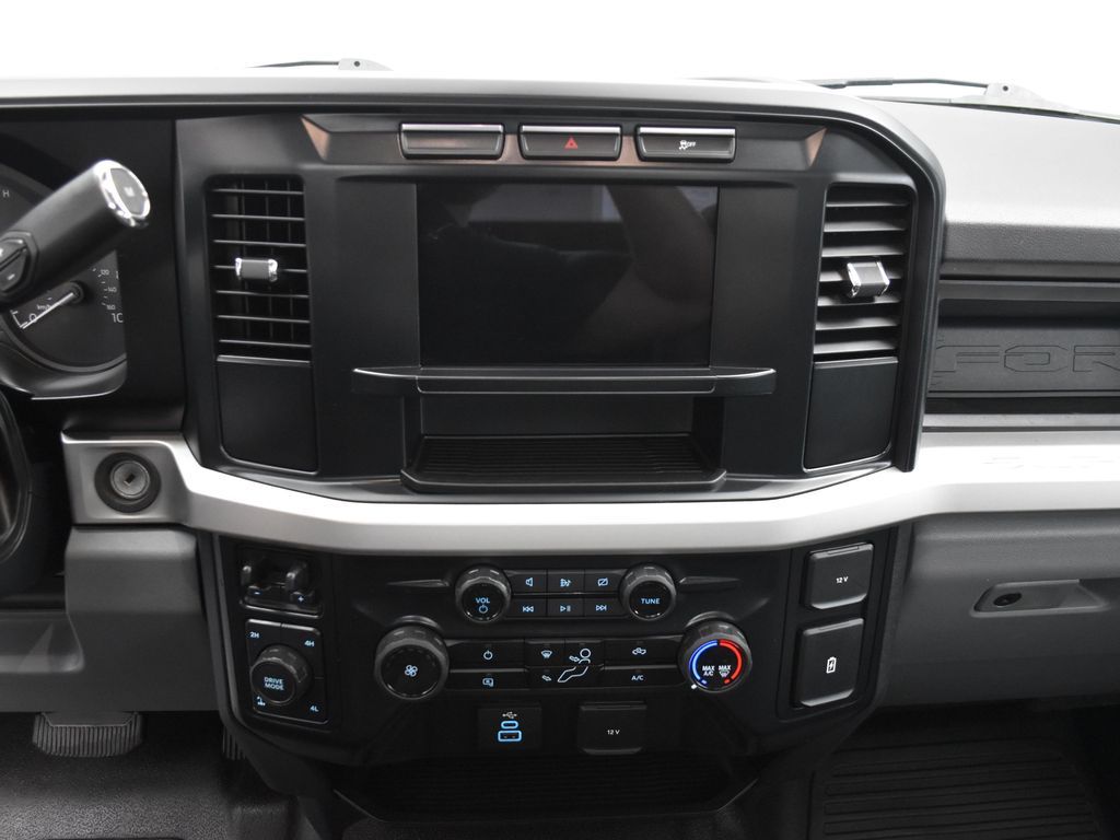 2024 Ford F-250 photo 12