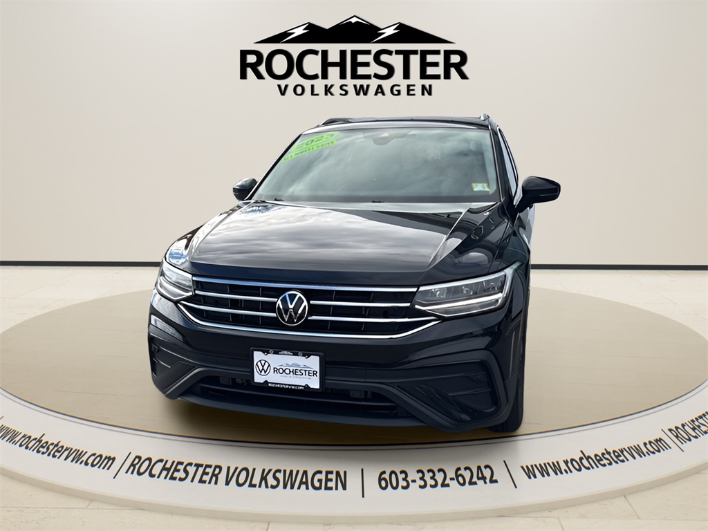 2023 Volkswagen Tiguan SE's photo