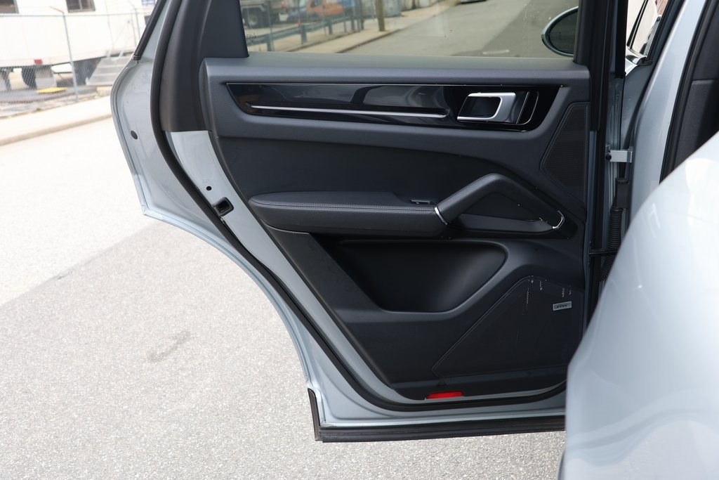 2020 Porsche Cayenne Coupe S photo 5