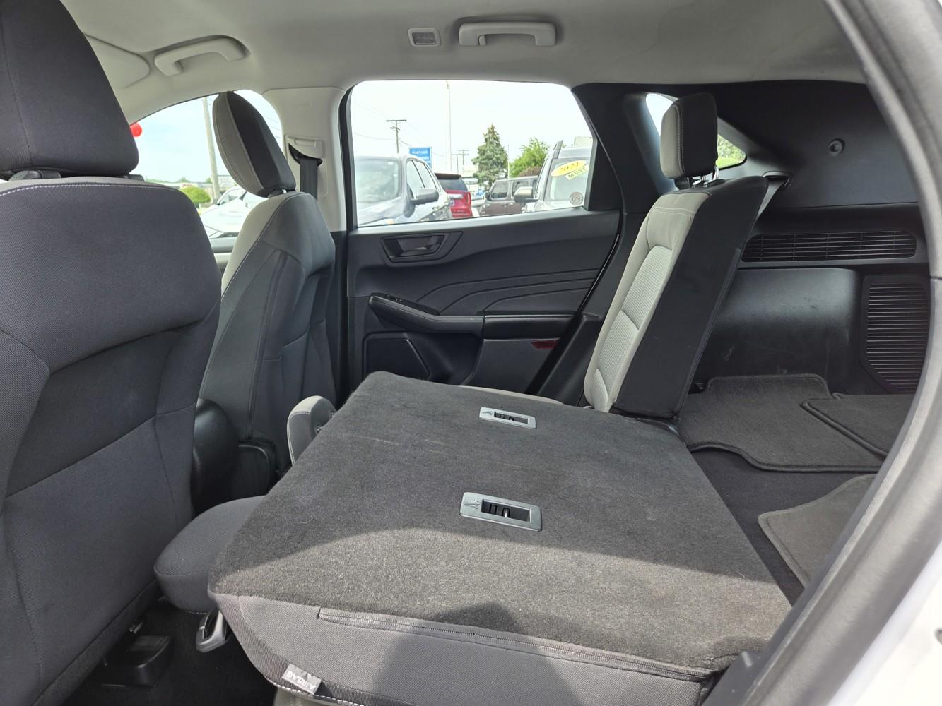 2022 Ford Escape S photo 27